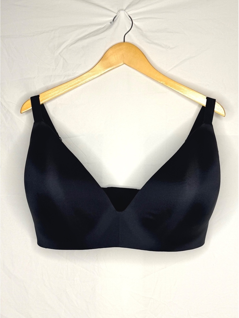 SKIMS Wireless T-Shirt Bra Black 44H Seamless Lightly Lined Full Coverage